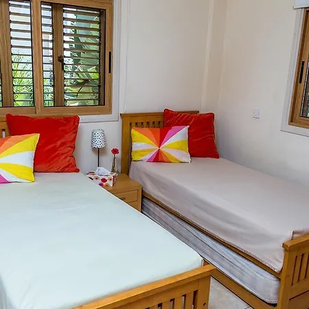 Rent Private 120 * Ayía Nápa