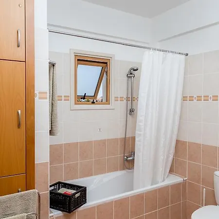 Rent Private 120 *
